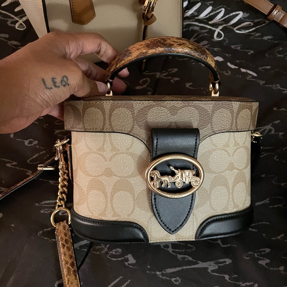 Cute Coach crossbody